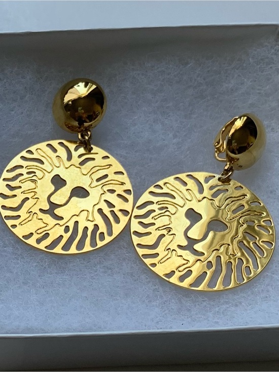 Dillards Jewelry - VTG ✨80s Dillard's Lion Head Eearrings - Gold Tone Cutout - Original Box